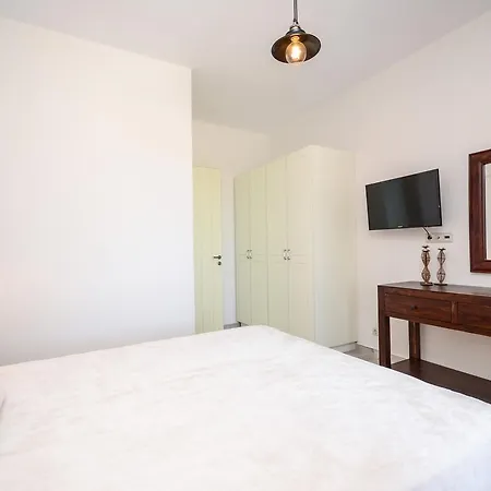 Aerides Villa Agios Arsenios
